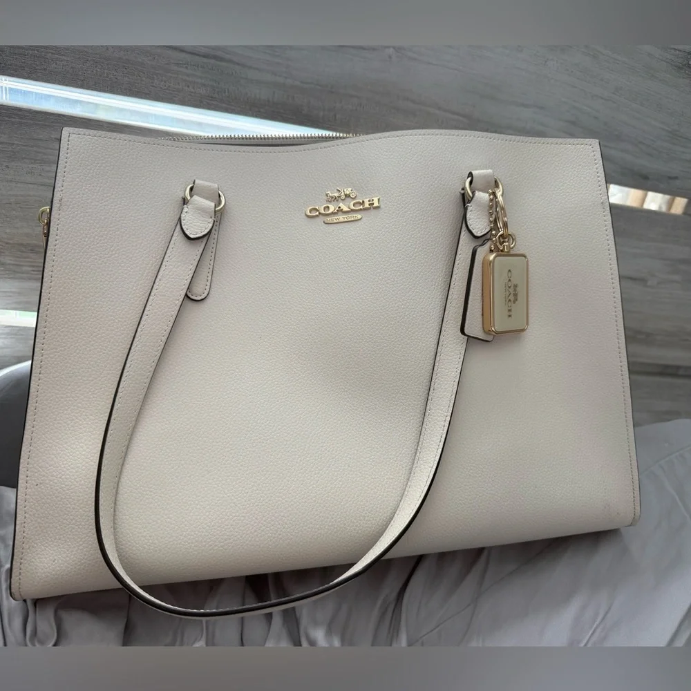 Large leather Coach Tote - Picture 1 of 10